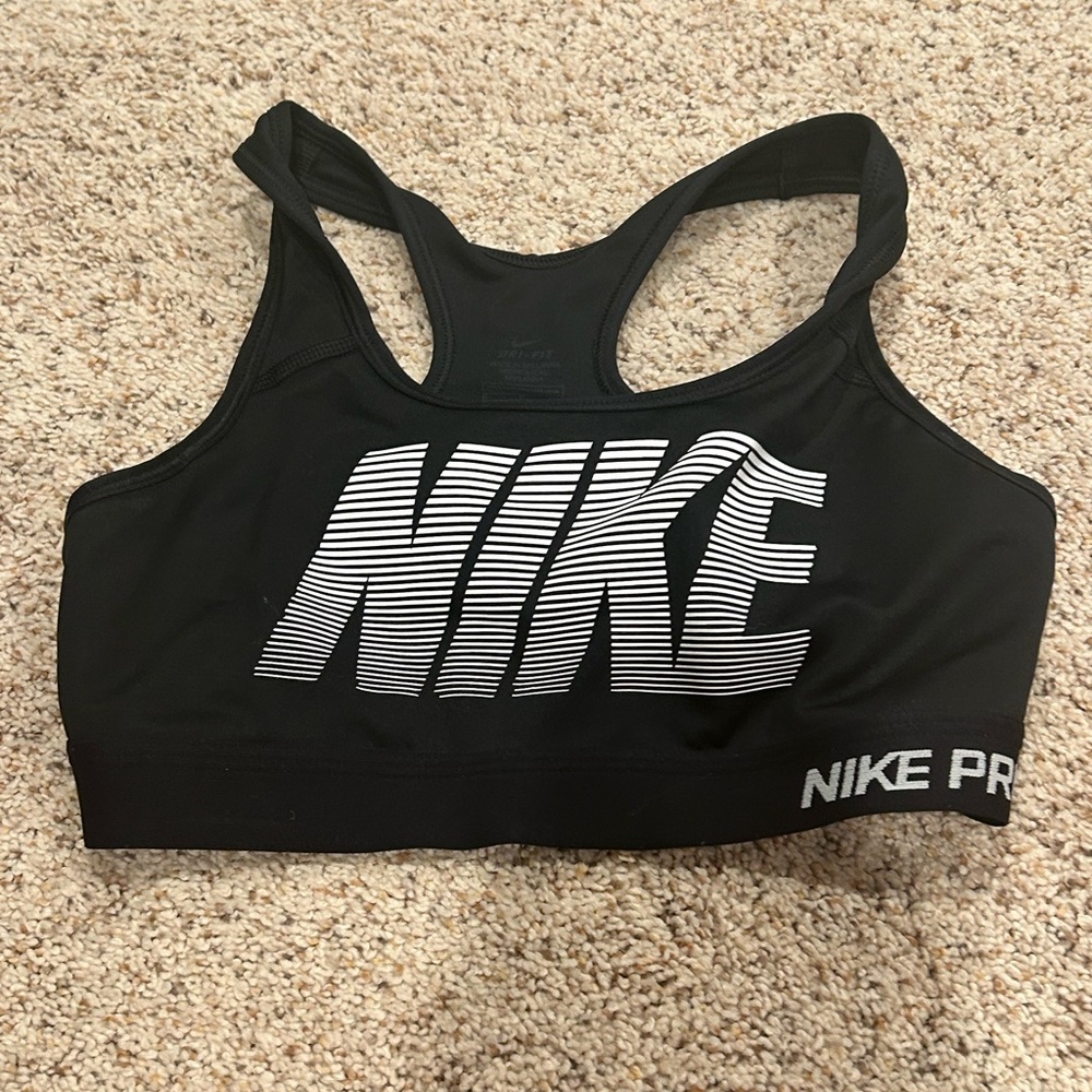 Nike sports bra size small